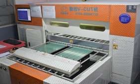 Automatic V-CUT machine